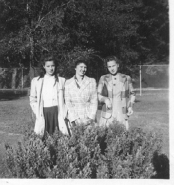 1942_Alta_Atkins___friends_at_Business_College2CTn_.jpg