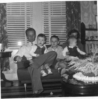 Ed_Sprouse_Family_abt_1954-55.jpg