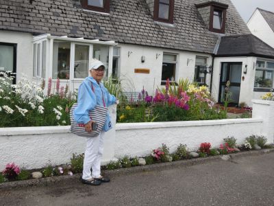 B & B with flower beds
